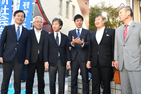 穀田3236　20191104　高知・共同宣伝　国対委員長揃い踏み